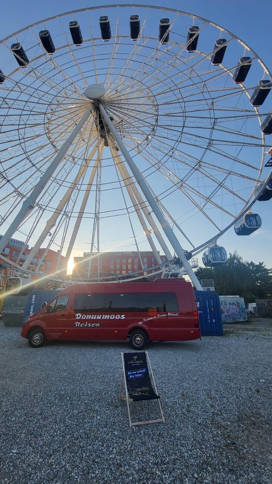 Mercedes Sprinter Donaumoos Reisen am Riesenrad in der HafenCity Hamburg