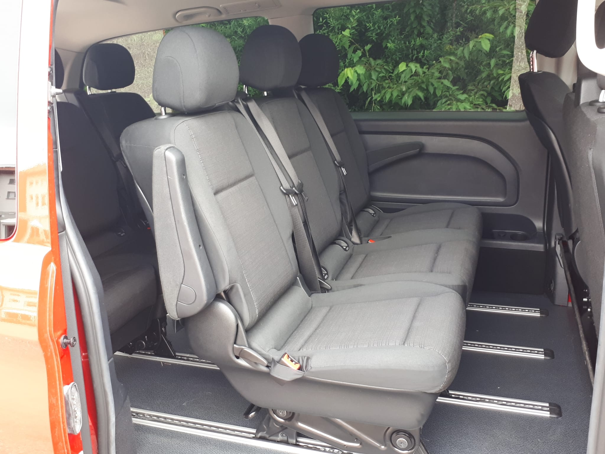 Mercedes Vito Innenraum 8 Sitze komfortable Stoffsitze